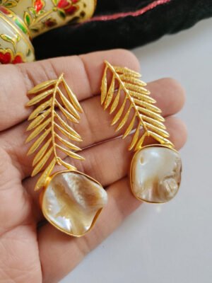 Baroque Mother of Pearl Brass Earrings 008