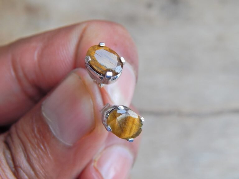 8x6 mm Oval cut Genuine Tiger Eye Stud Earring, Tiger Eye Stud, 925 Silver, stud Earring, Tiger Eye jewelry E0270-GS