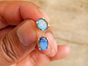 6x4mm Oval cut Genuine Labradorite Stud Earring, Labradorite Stud, 925 Silver, stud Earring, Labradorite jewelry E0045-GS