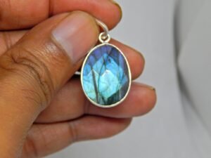 Labradorite pendant-925 sterling silver-silver jewelry-gemstone labradorite-gift for her P0048-GS