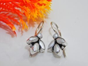 Fresh Water Pearl Earring Stud in 925 Sterling Silver, Minimalist Earring, Floral Earring Stud, Wedding Earring, Handmade Jewelry, Gift Item E0034-GS