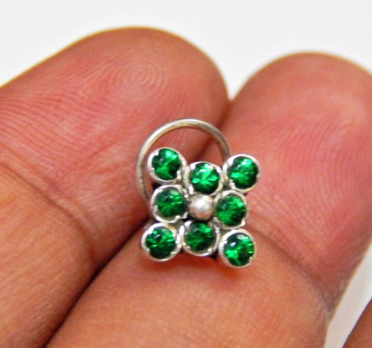 Dainty CZ Emerald Nose In 925 Sterling Silver Minimalist Jewelry, Gift Item Silver Nose Ring Emerald Jewelry Gift For Her Wedding Nose Ring NR0014-GS