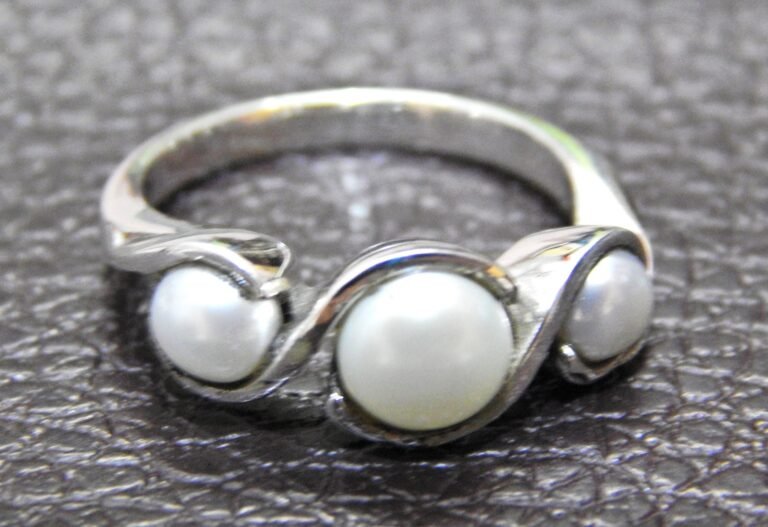 Natural, White Fresh Water Pearl Ring in 925 Sterling Silver | Round Pearl Ring |Freshwater Pearl | Pearl Ring | Engagement Ring | Gift Item R0292-GS