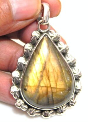 Natural Labradorite Pendant 925 Sterling Silver Jewelry Gemstone jewelry Handmade Pendant Gift For Her P0070-GS